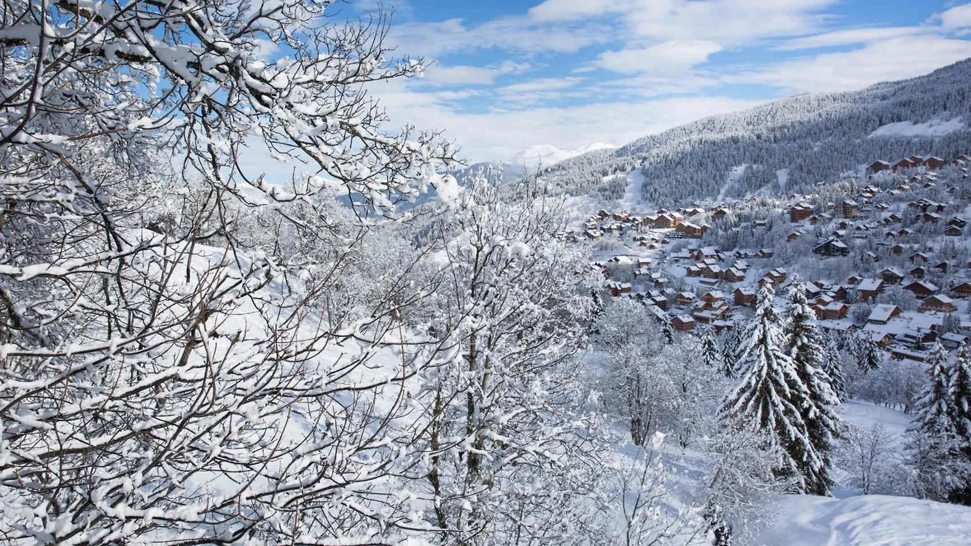 Charmant 2 Pieces Renove, Balcon, Skis Aux Pieds, Creux De L'Ours, Les Allues - Fr-1-182-240 Apartment